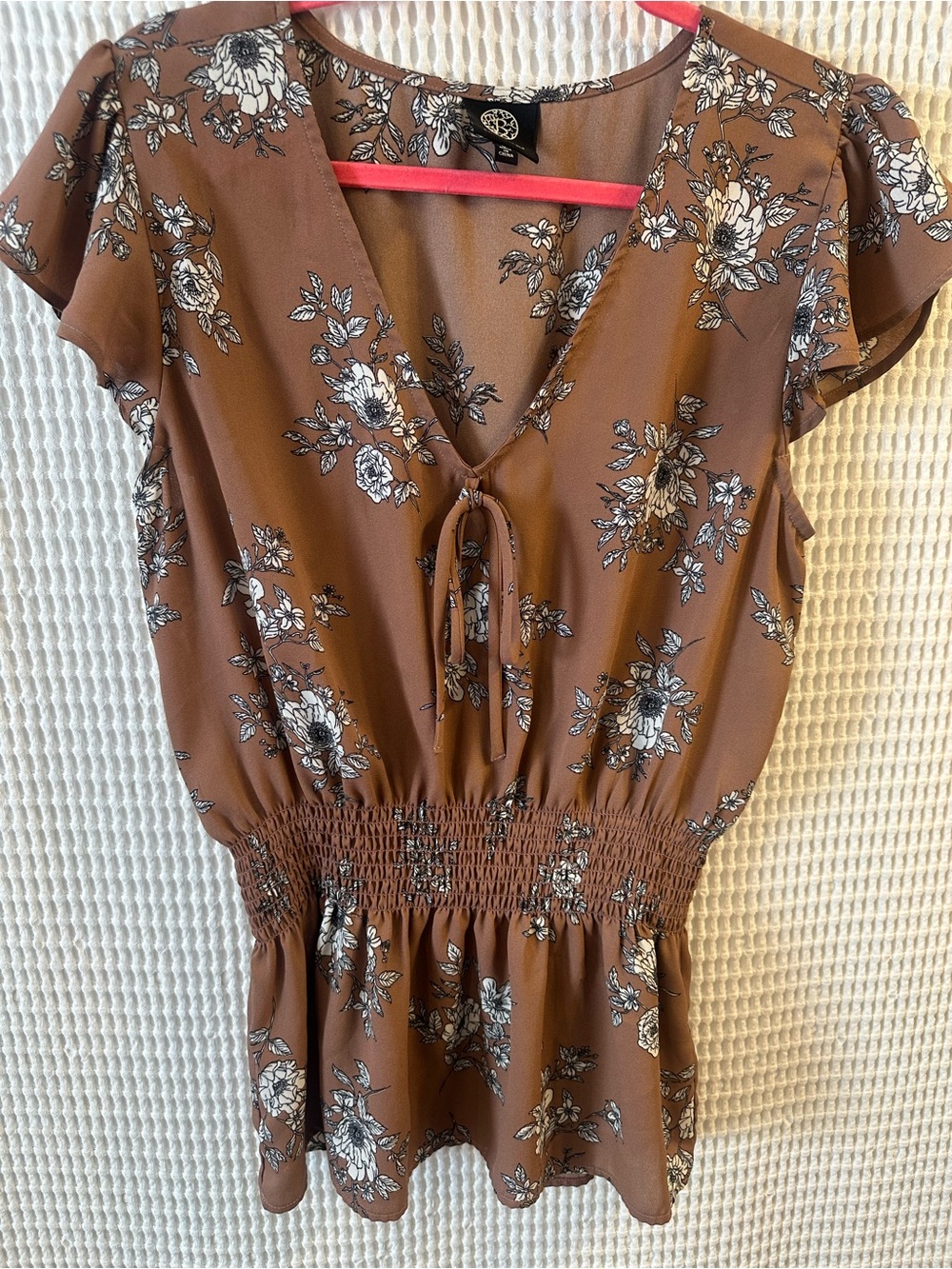 2/$15 Bobeau Brown Floral Tie-Front Smocked Waist Blouse - Medium